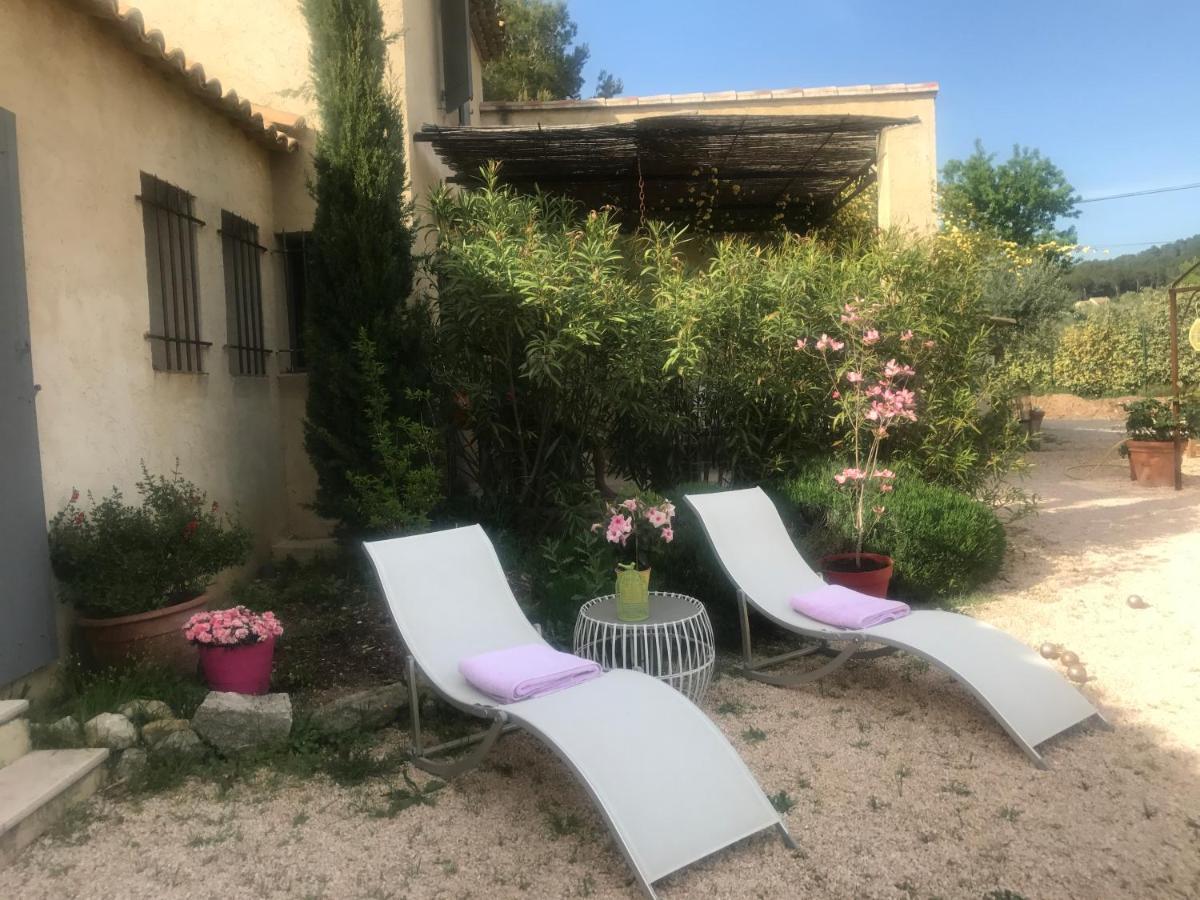 La Petite Garrigue Vila Mérindol Exterior foto
